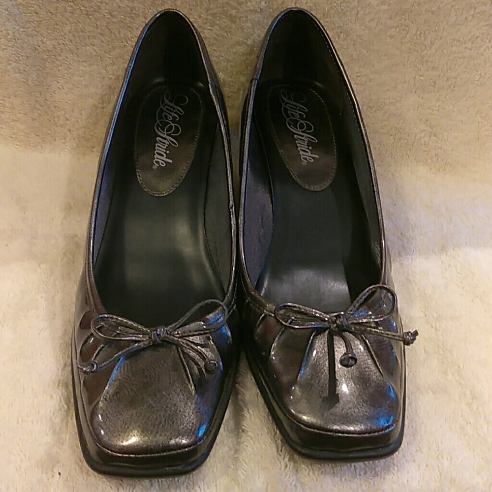 Gray patent leather shoes